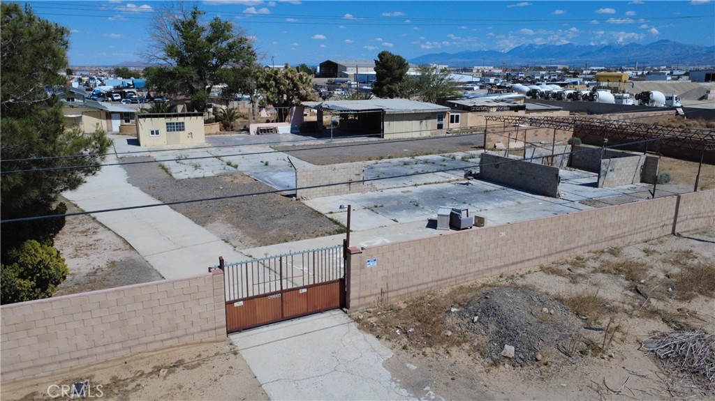 42336 5th Street E Property Photo 5