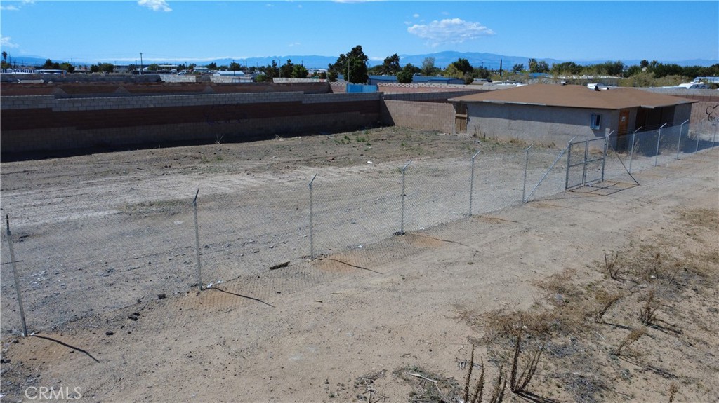 42349 5th Street E Property Photo 2