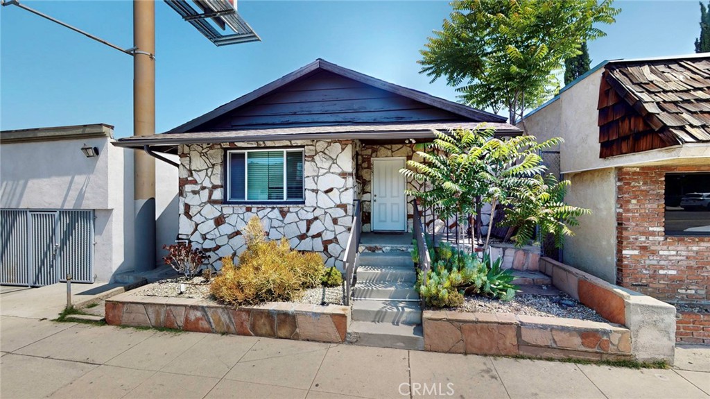 6851 Foothill Boulevard Property Photo 1