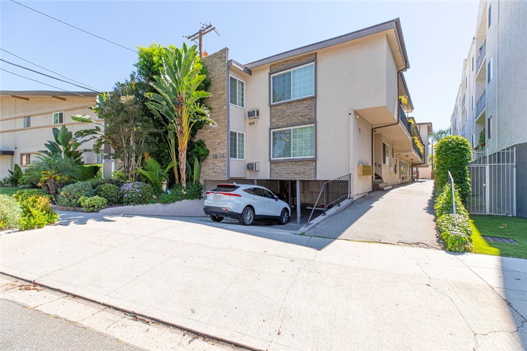 1814 Grismer Avenue Property Photo 1