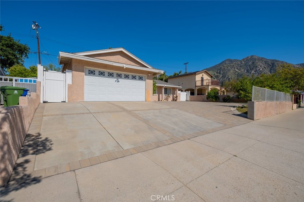 12587 Cathy Street Property Photo 1