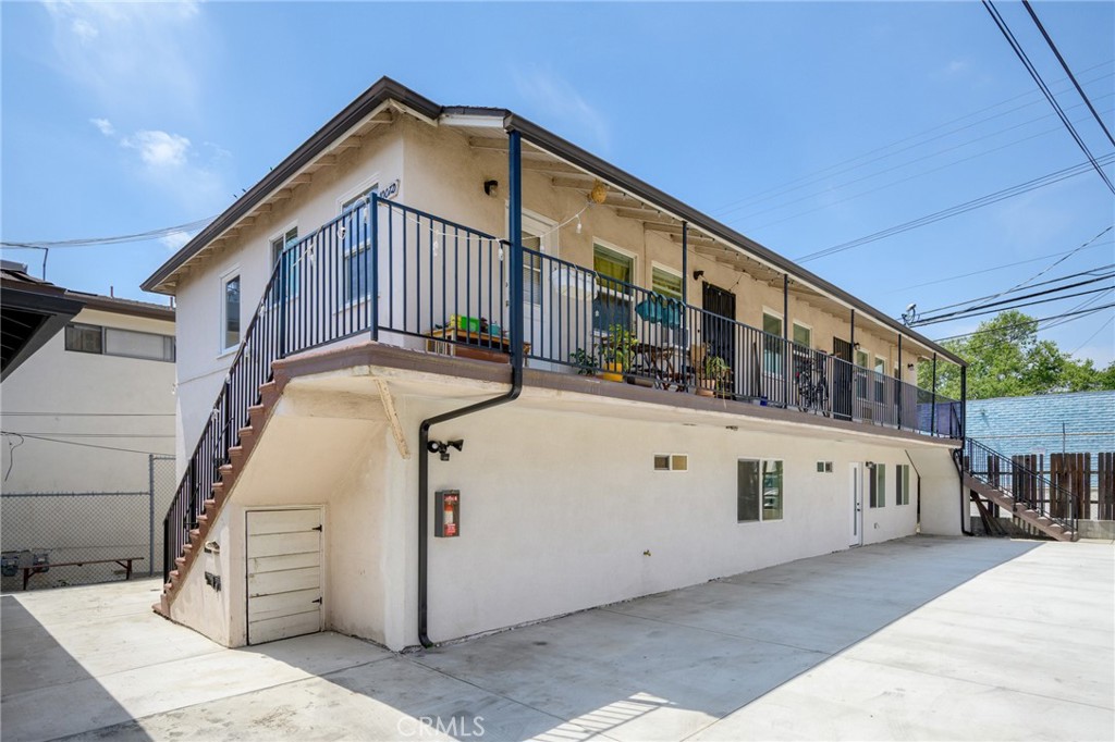 1009 W Angeleno Avenue 101 Property Photo 1