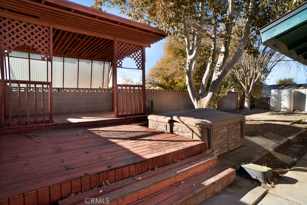 44315 88th Street E Property Photo 23