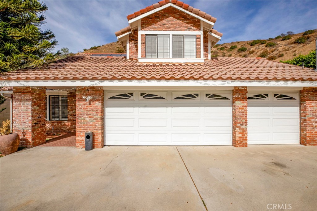 9653 La Tuna Canyon Road Property Photo 1