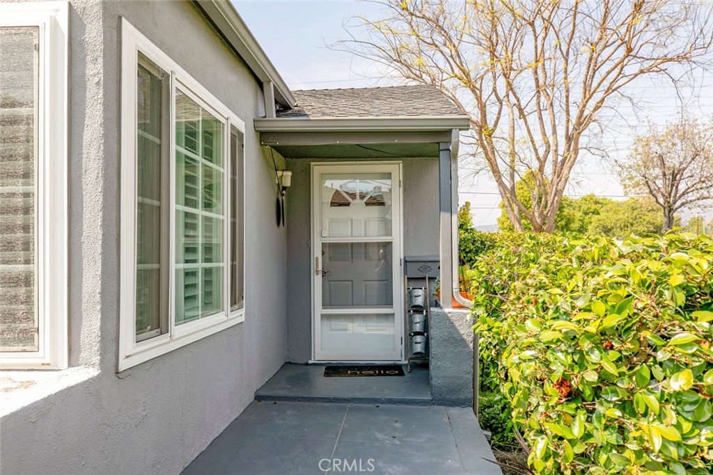 1527 N Screenland Drive Property Photo