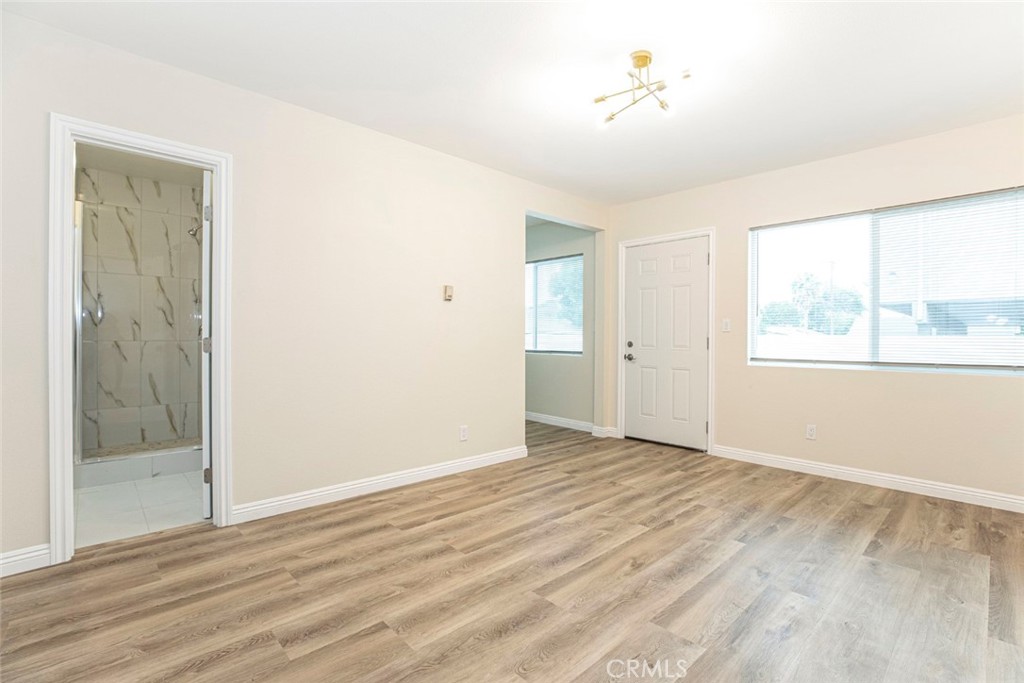 6250 Vineland 4 Property Photo 5