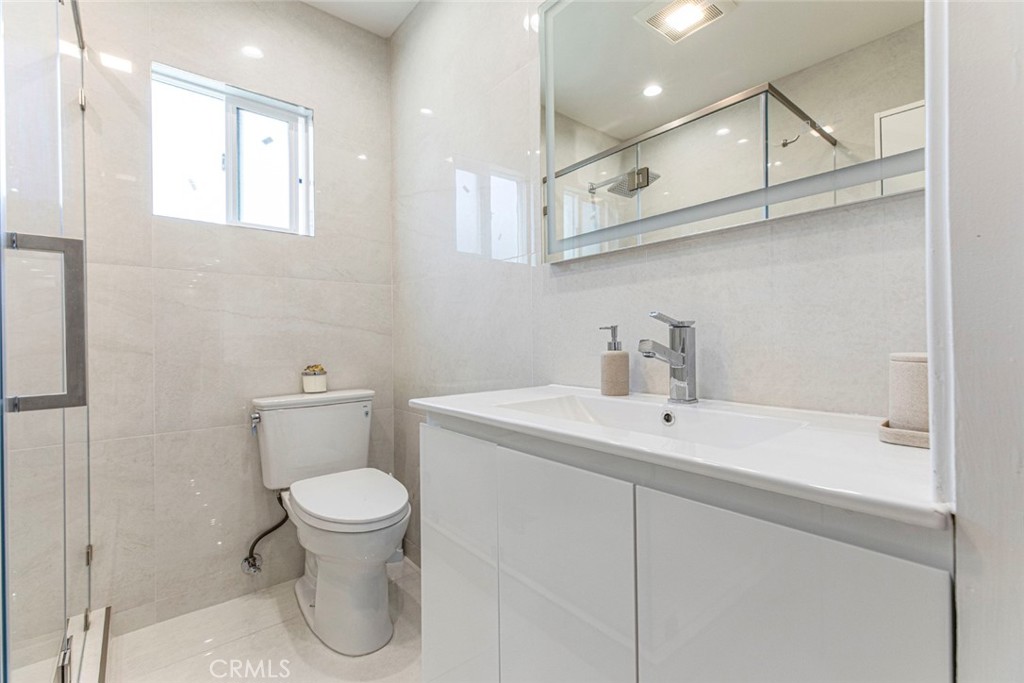 7106 Teesdale Avenue Property Photo 25