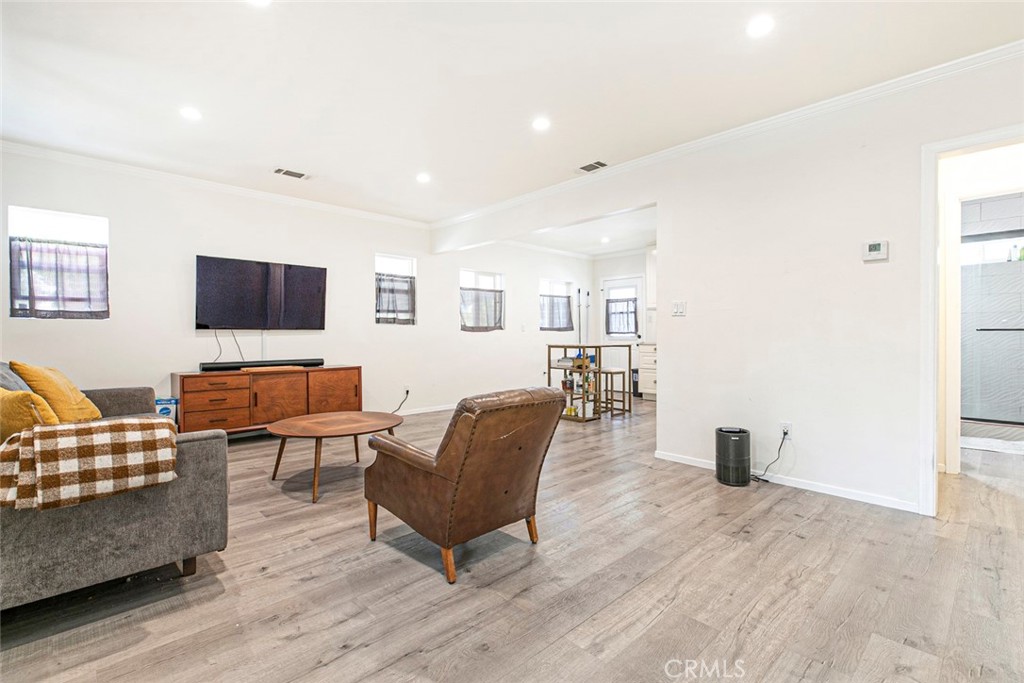 347 W Dryden Street Property Photo 2