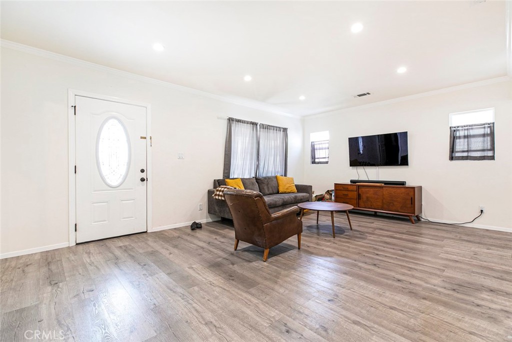 347 W Dryden Street Property Photo 3