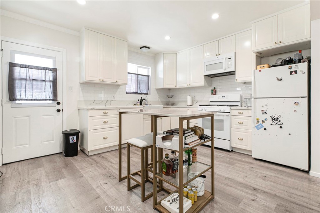 347 W Dryden Street Property Photo 4