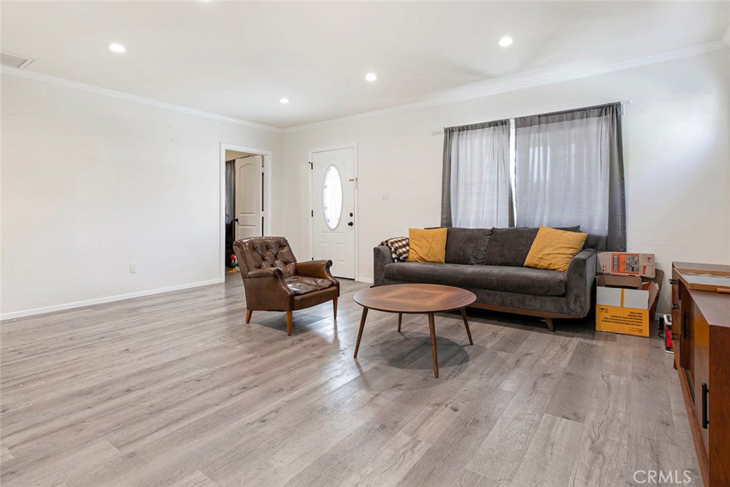 347 W Dryden Street Property Photo 6