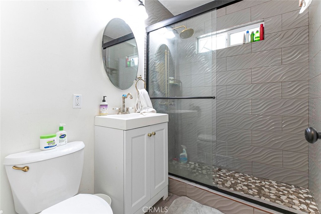 347 W Dryden Street Property Photo 8