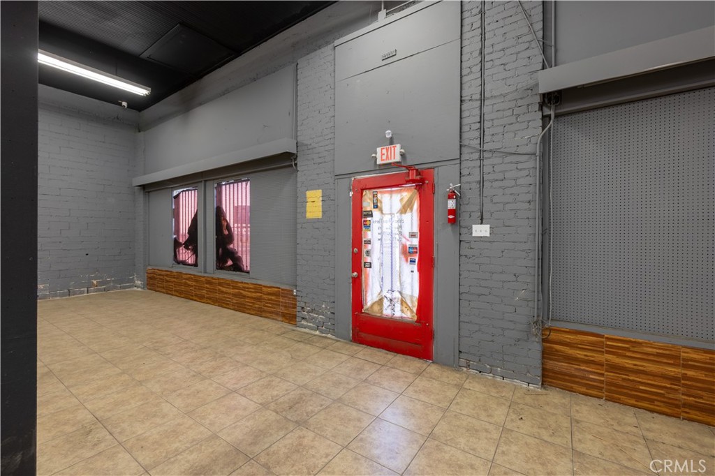 460 S K Street Property Photo 8