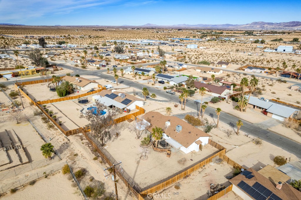 73843 White Sands Drive Property Photo 4