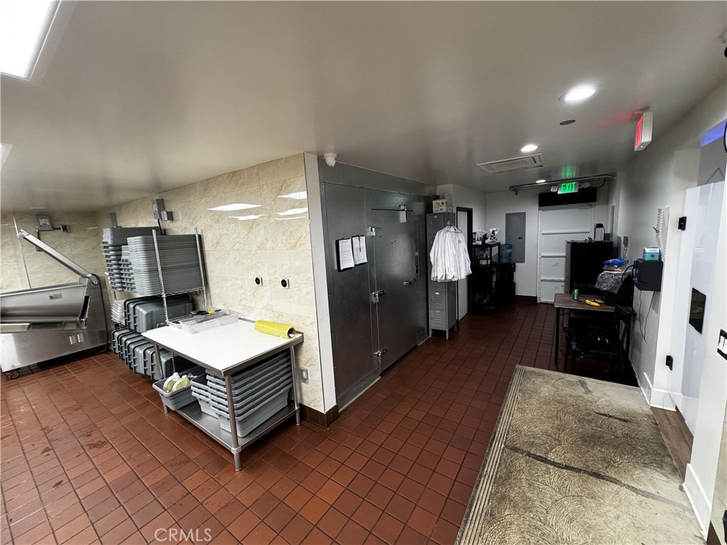 3238 Foothill Boulevard Property Photo 4
