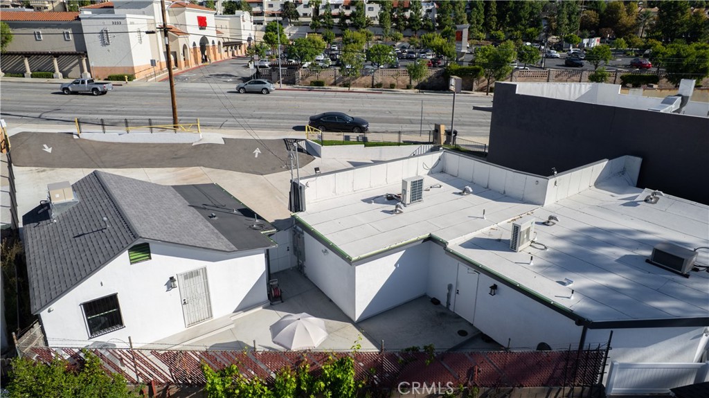 3238 Foothill Boulevard Property Photo 12