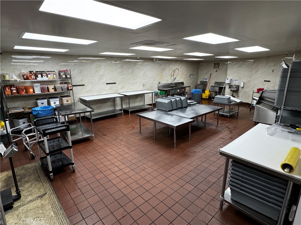 3238 Foothill Boulevard Property Photo 16