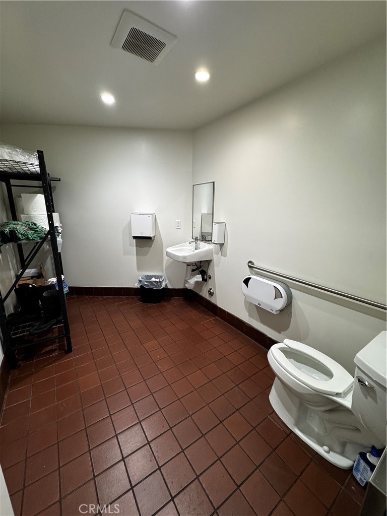 3238 Foothill Boulevard Property Photo 21