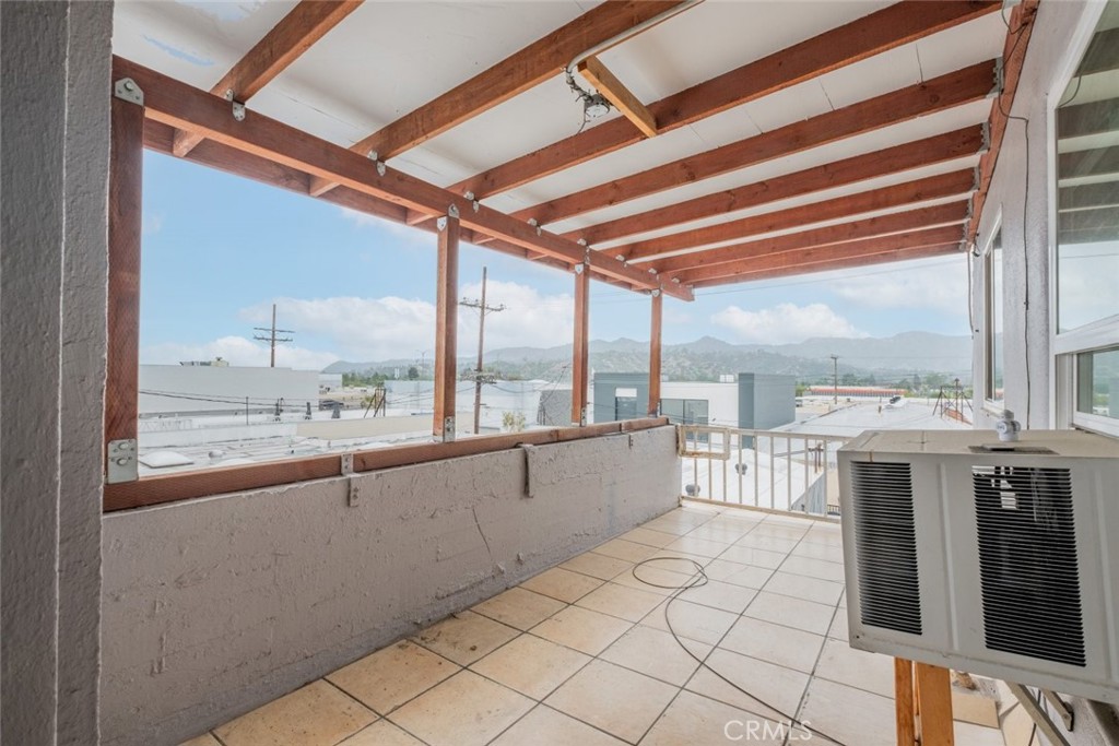 6623 San Fernando Road A Property Photo 6