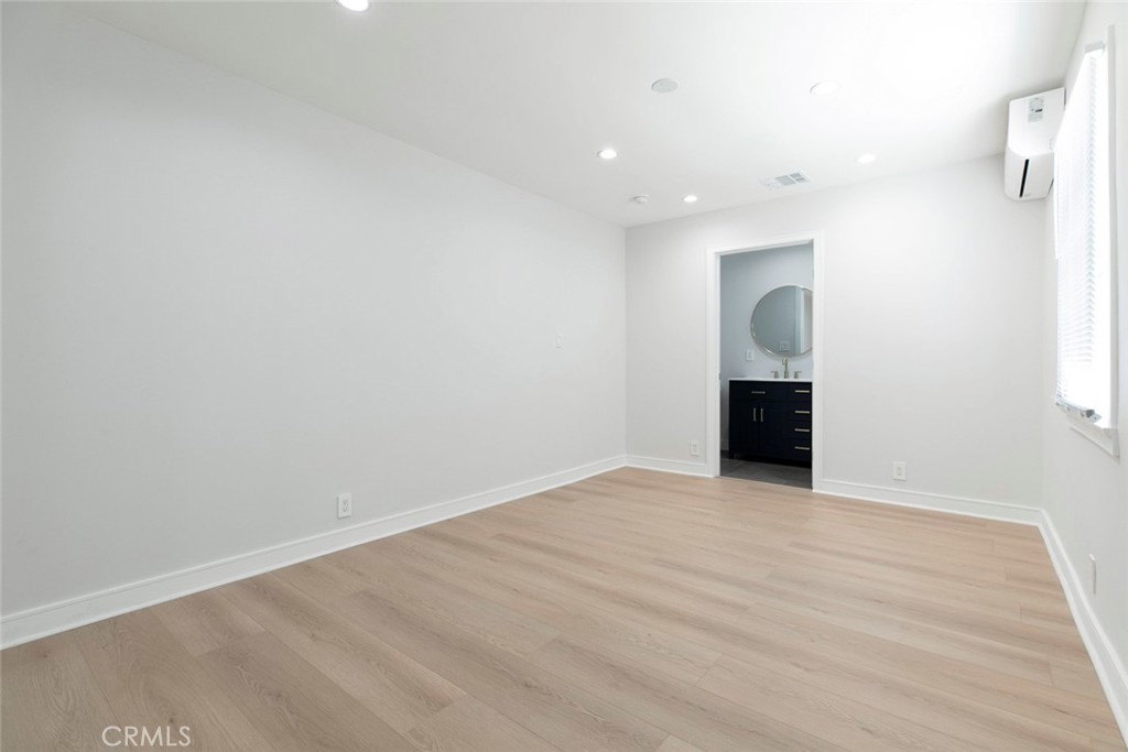 17648 Raymer Street Property Photo 9