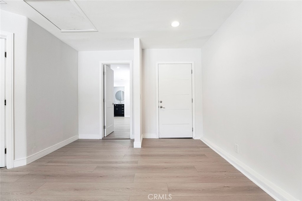 17648 Raymer Street Property Photo 10