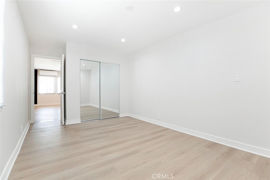 17648 Raymer Street Property Photo 11