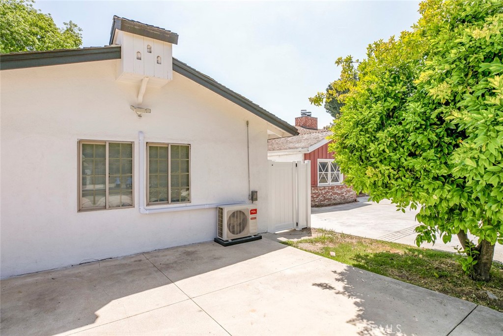 17648 Raymer Street Property Photo 15