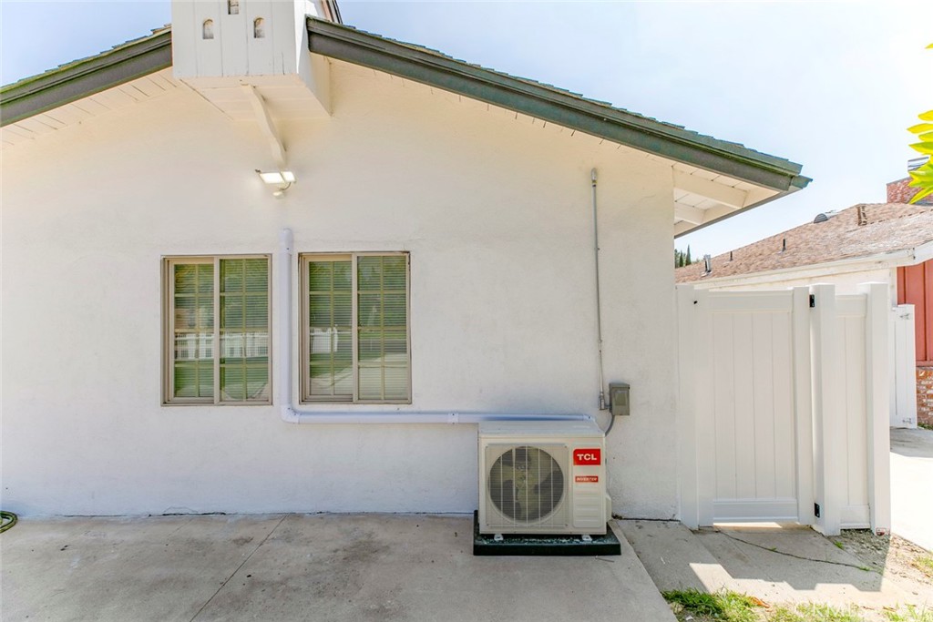 17648 Raymer Street Property Photo 16