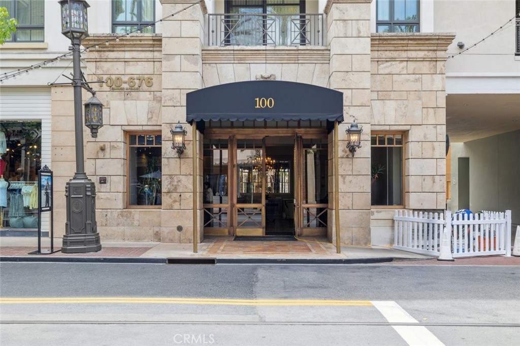 619 Caruso Avenue