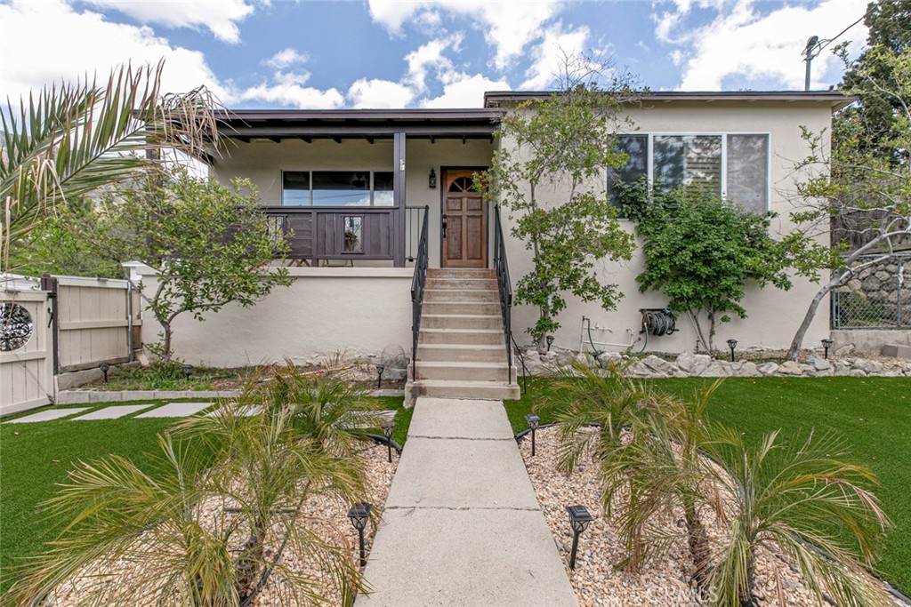 10630 Samoa Avenue Property Photo 1