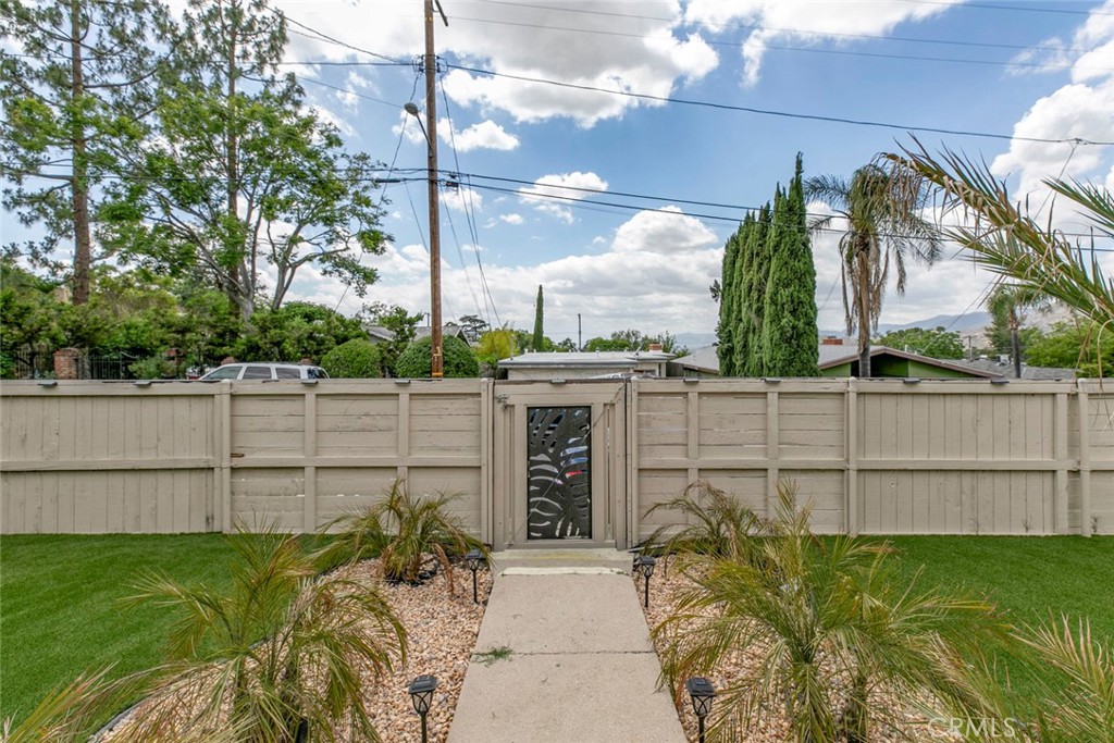 10630 Samoa Avenue Property Photo 8