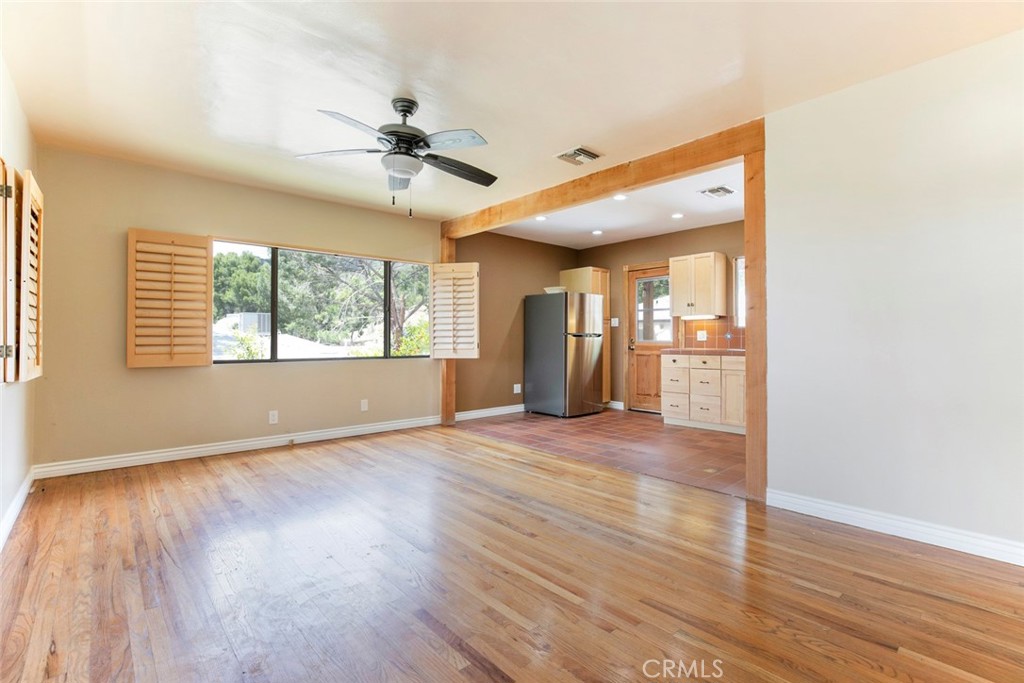 10630 Samoa Avenue Property Photo 14