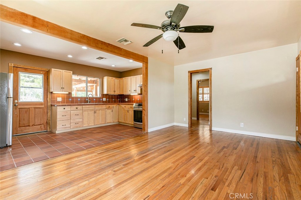 10630 Samoa Avenue Property Photo 15