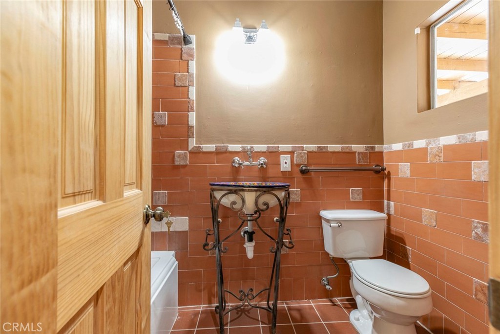 10630 Samoa Avenue Property Photo 26