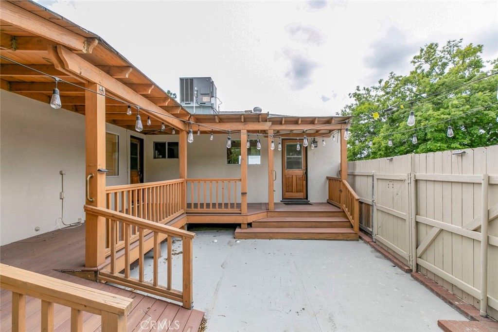 10630 Samoa Avenue Property Photo 35