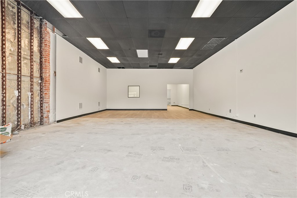2777 W Broadway Property Photo 3