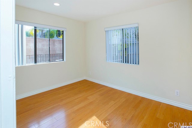 330 Cameron Place 4 Property Photo 23