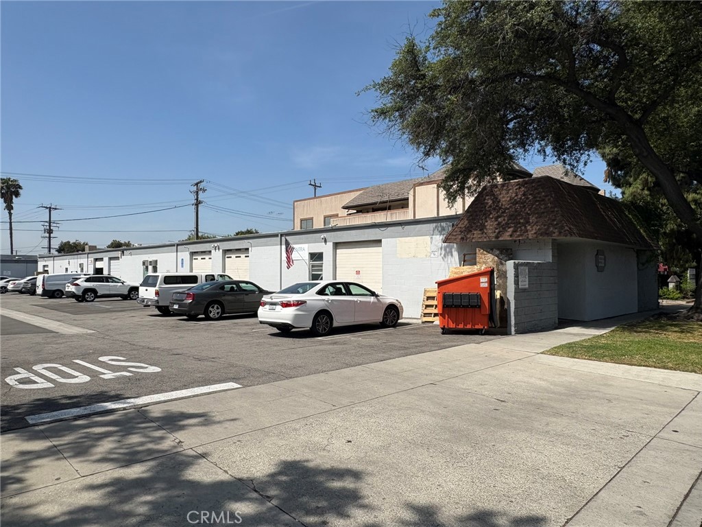 4718 San Fernando Road E Property Photo 1