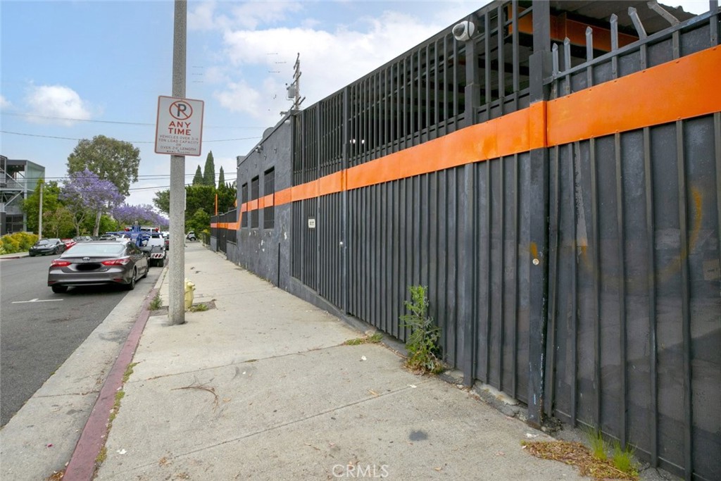 7504 Santa Monica Boulevard Property Photo 4