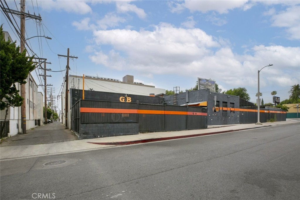 7504 Santa Monica Boulevard Property Photo 5