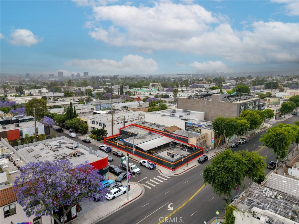 7504 Santa Monica Boulevard Property Photo 7