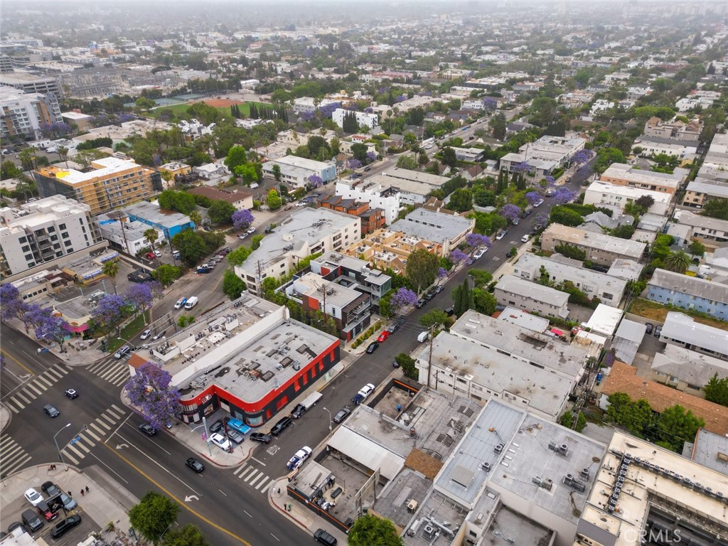 7504 Santa Monica Boulevard Property Photo 18