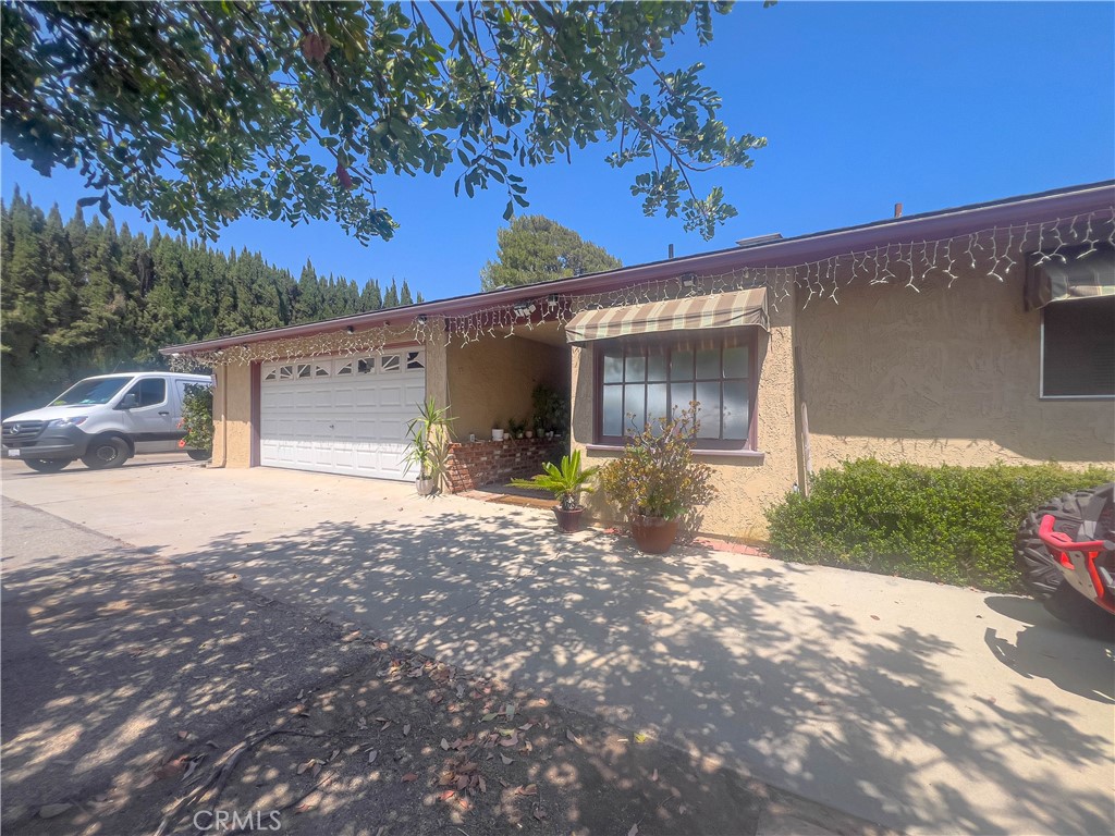 9909 Helen Avenue Property Photo 1
