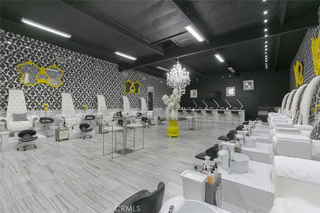 13041 Victory Property Photo 3