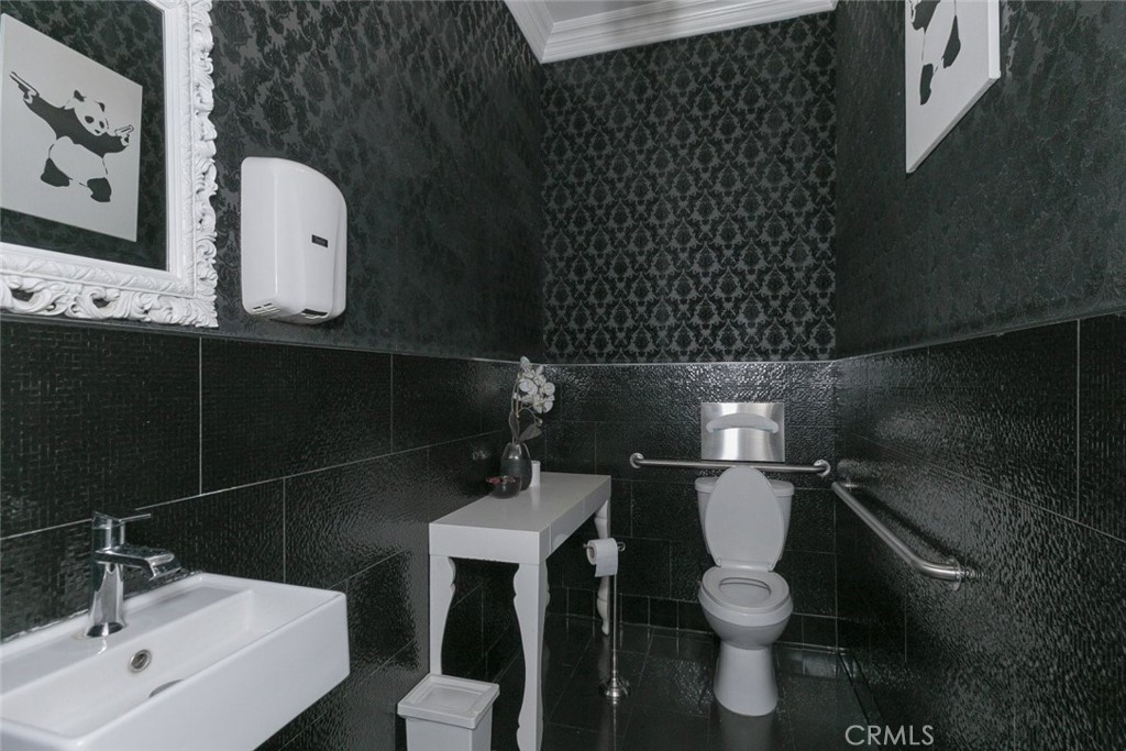 13041 Victory Property Photo 10