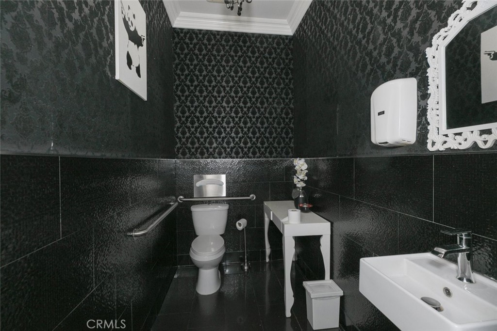 13041 Victory Property Photo 11