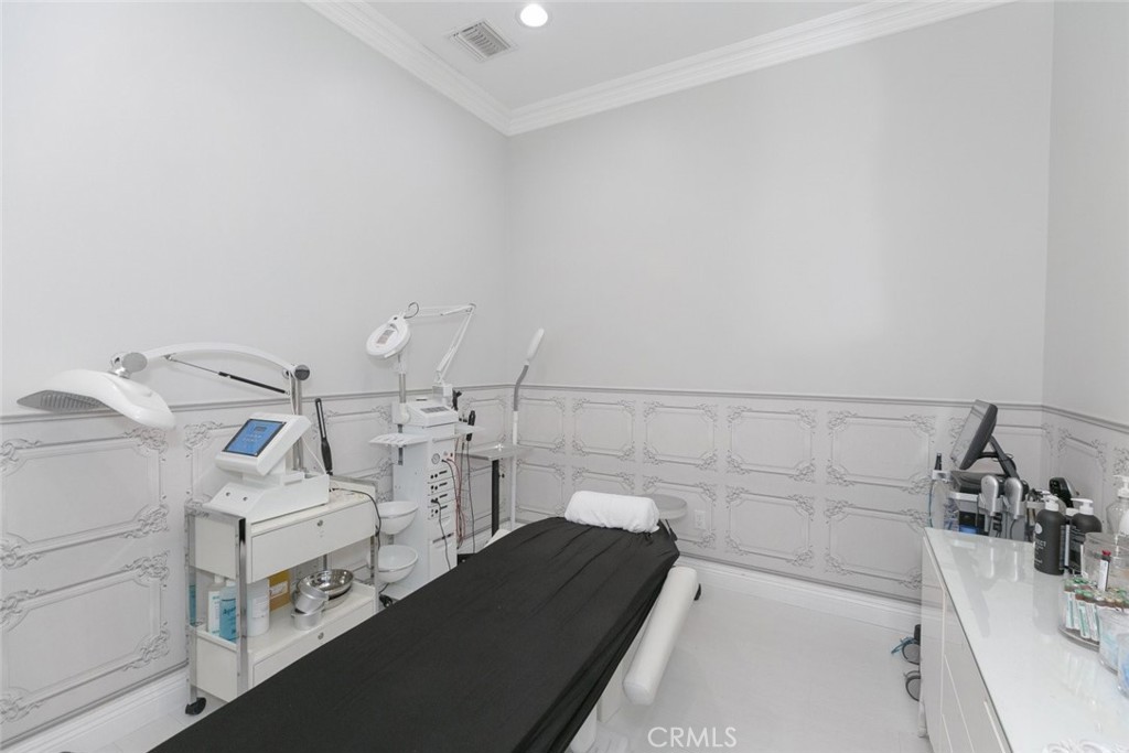 13041 Victory Property Photo 14