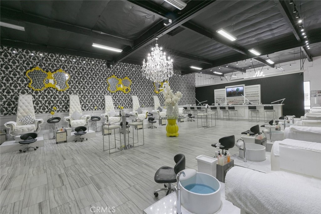 13041 Victory Property Photo 21