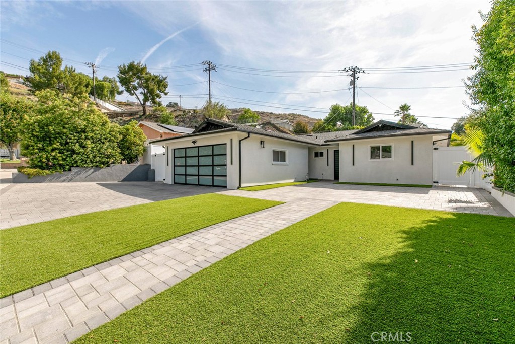 27964 Carvel Drive Property Photo 1