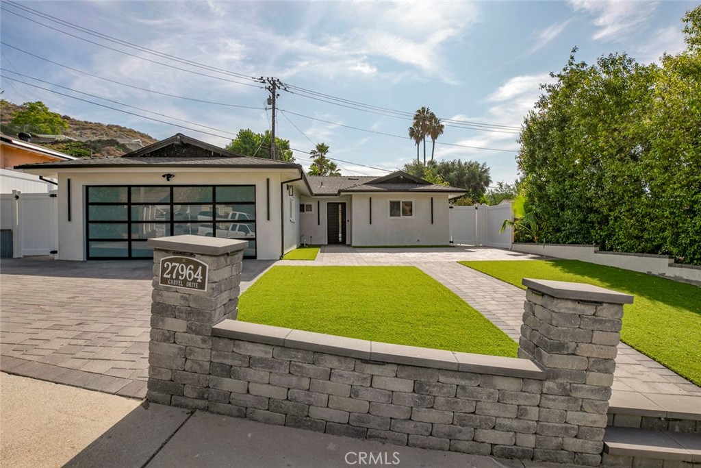 27964 Carvel Drive Property Photo 3